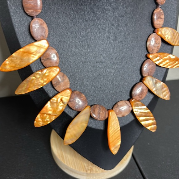 Vintage Gemstone Natural Stone Shell Fall Statement Necklace - Picture 2 of 8